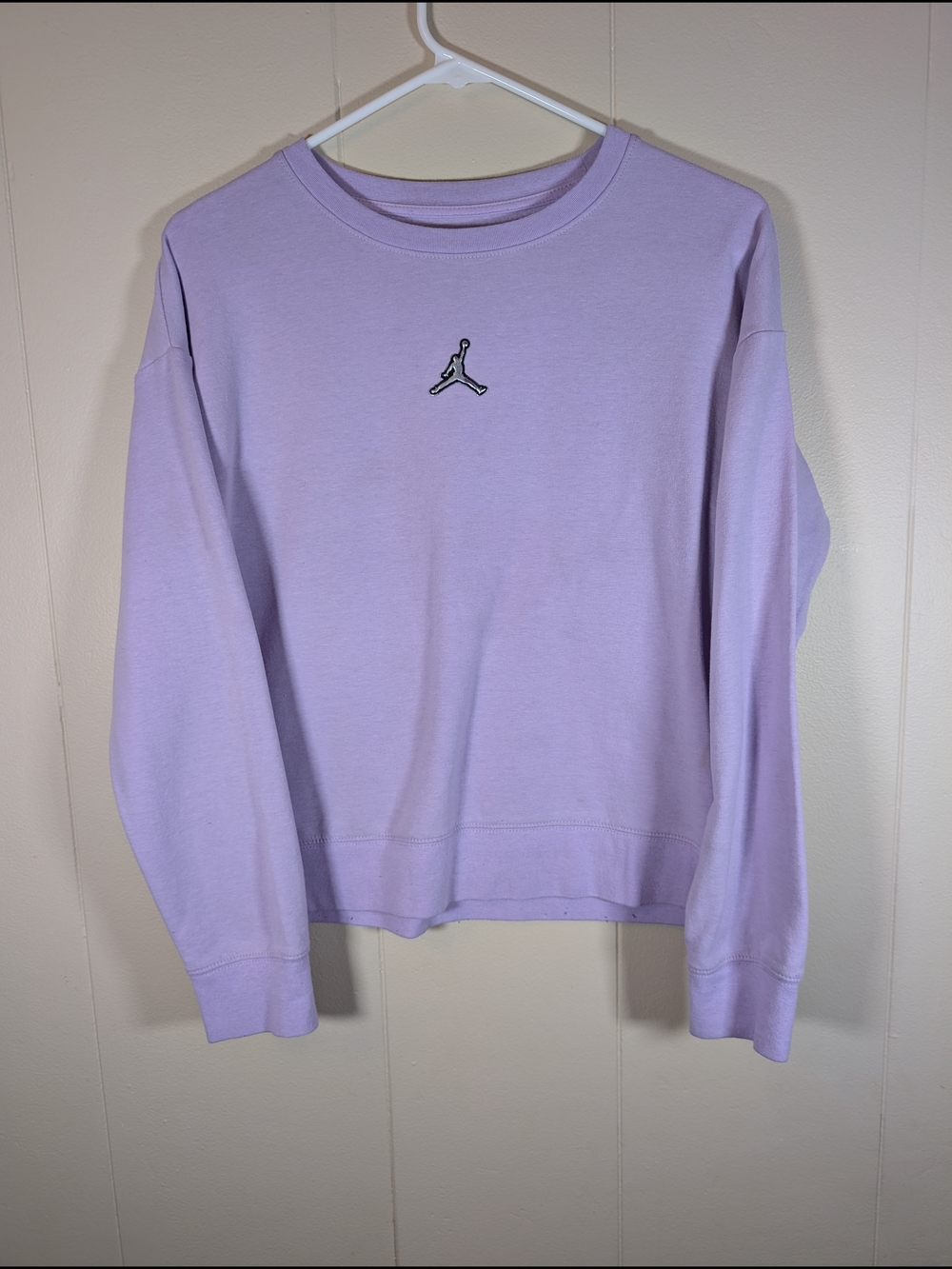 Nike Air Jordan Sweatshirt Women’s Medium Purple Cropped Crewneck Jumpman Logo